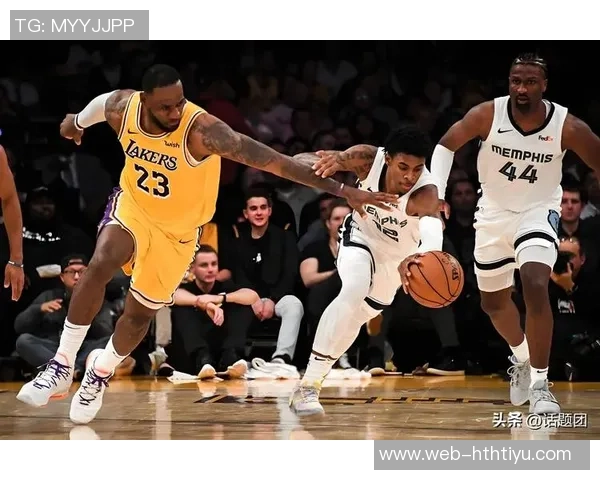 雷迪克透露詹姆斯与教练进行1对1训练或将加入南湾湖人队训练 雷迪克透露詹姆斯与教练进行1对1训练或将加入南湾湖人队训练